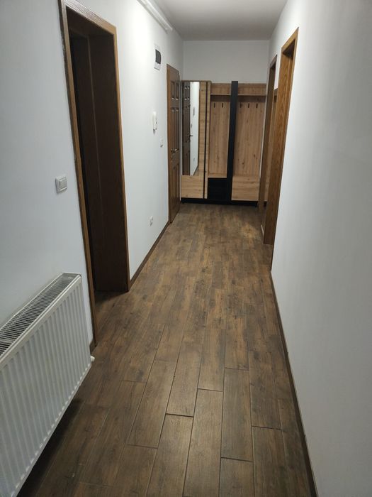 Apartament de inchiriat 3camere| loc de parcare |zona cofetăria Darcos