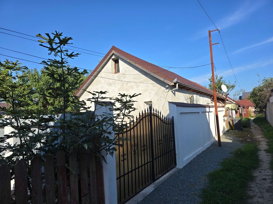 Vând casă în Năvodari.