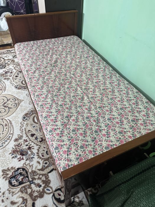 Кровать разборная в отличном состоянии