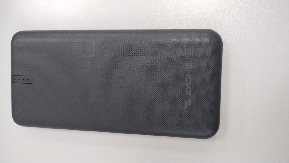 Повербанк ZYONS..