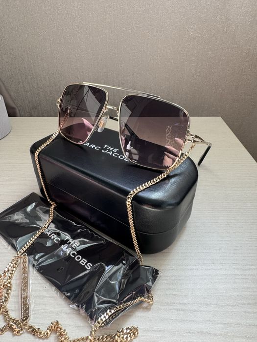 Солнцезащитные очки Marc Jacobs