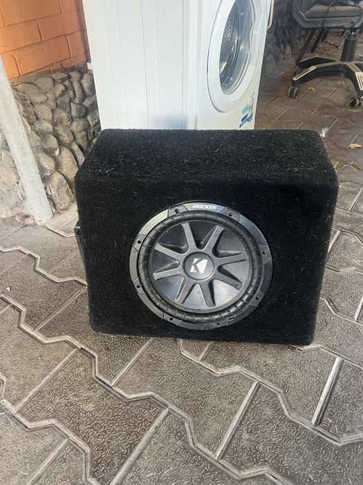 Продам сабвуфер kicker