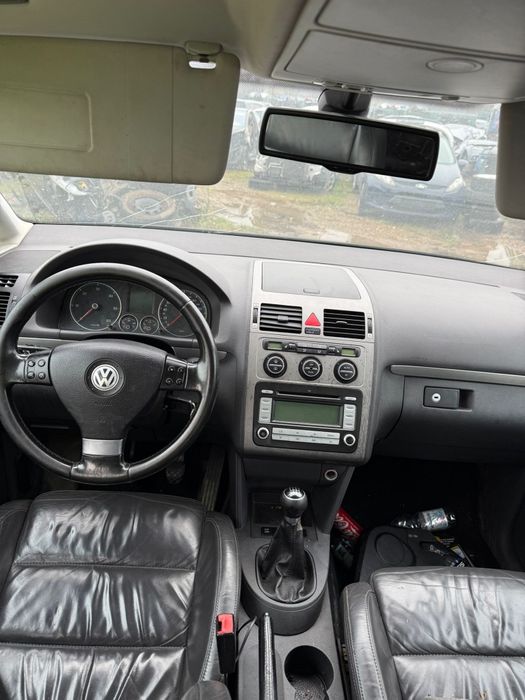 Bara capota trager far radiatoare usa oglinda Volkswagen Touran piese