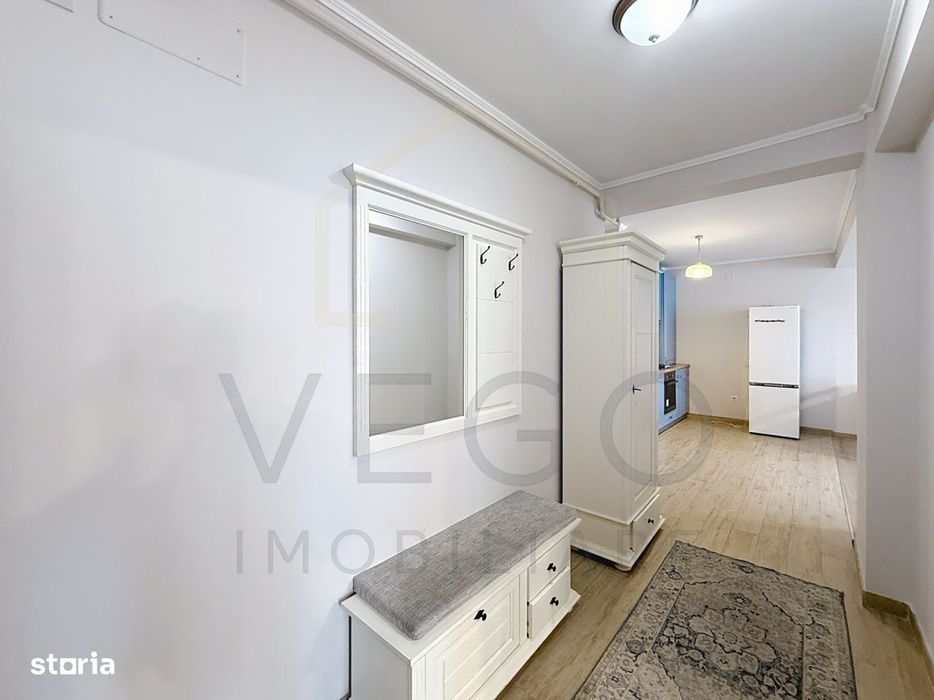 2 separate bedrooms + living room close to Platinia Shopping Center