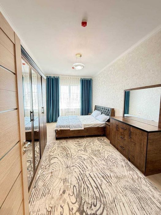 Yashnobod Kadesheva bozori Olmos metrosi yaqinida kvartira bor