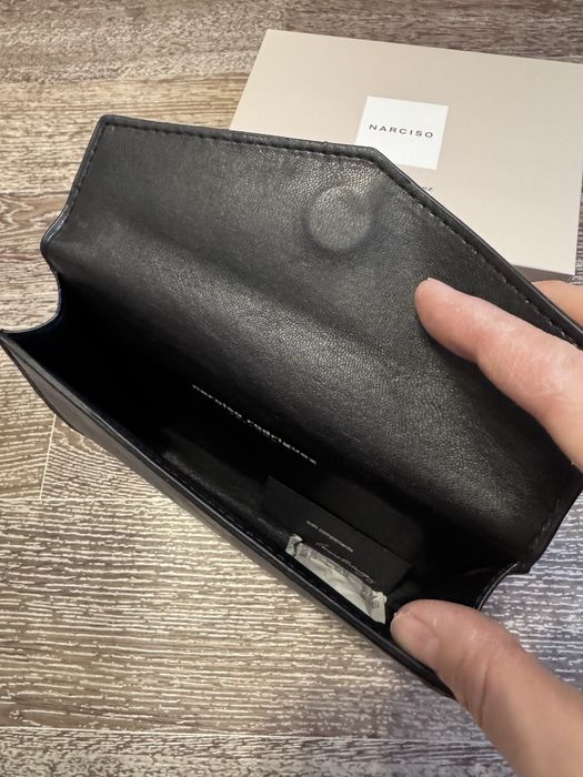 Продам клатч/косметичку Narciso Rodriguez