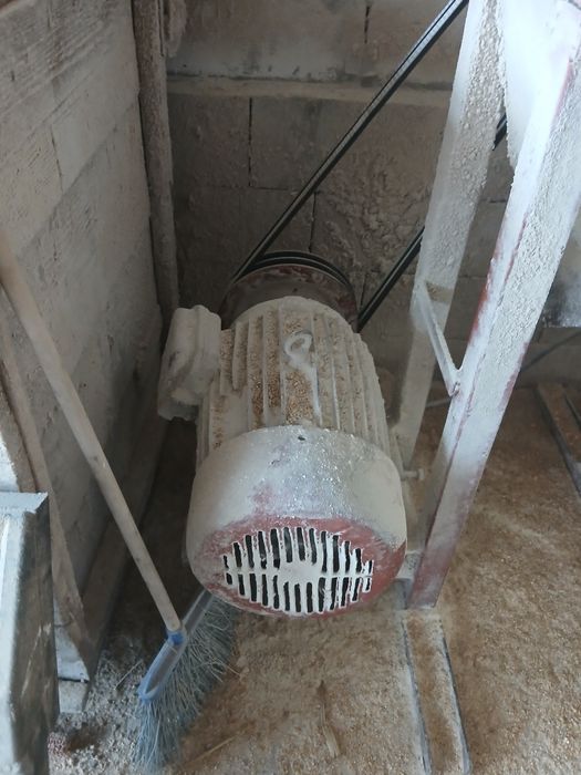 Moară trifazic c