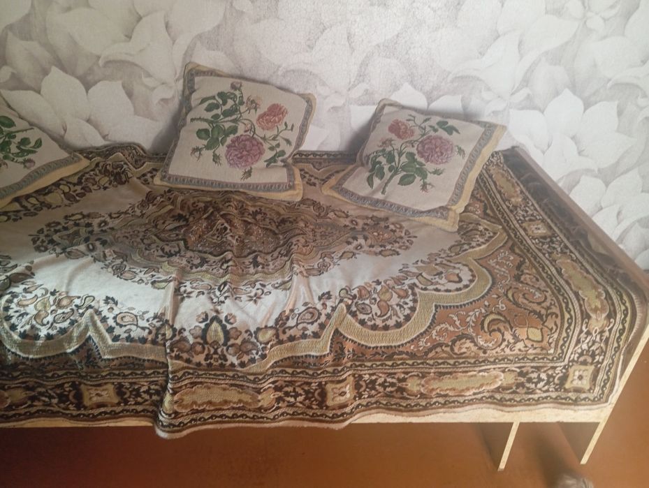 Продам кровать с матрасом