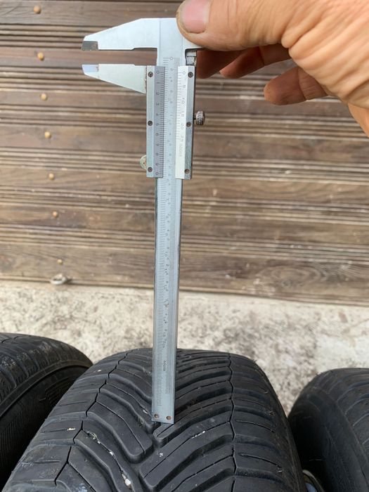 Set 4 cauciucuri Skoda Octavia 2 jante tabla si capace originale