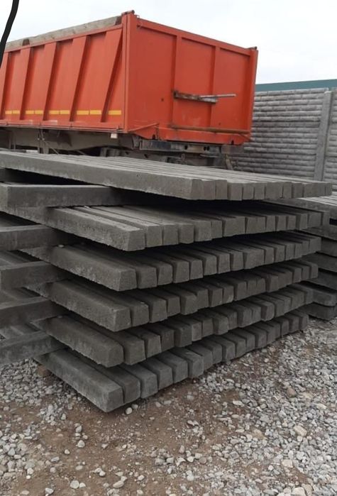 Столбы для Сетки  пасынок Шпалер