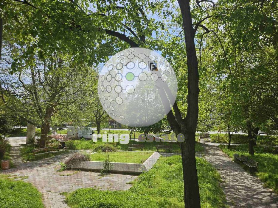 Дава се под наем Тристаен апартамент в Пловдив, Кършияка - 68 кв.м за 331.5 € - Снимка #1