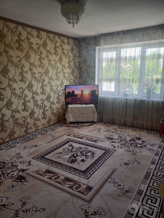 Продаю  2/4/4  в  Мирабадском районе,