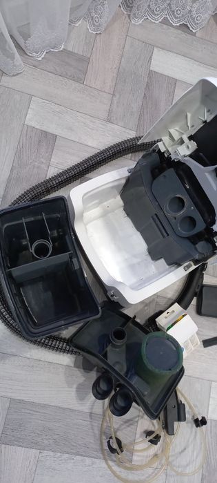 Продам пылесос 3/1 от  Bosch.