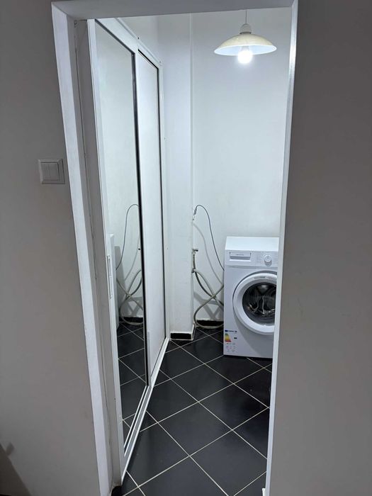 Proprietar inchiriez garsoniera decomandata