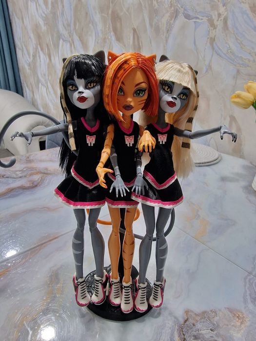 Подставки для кукл monster high
