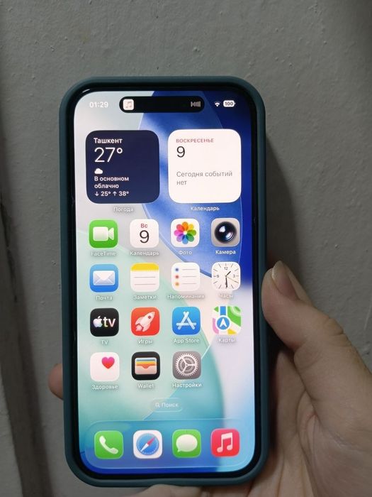 iPhone 16  телефон в хорошем отличном состоянии