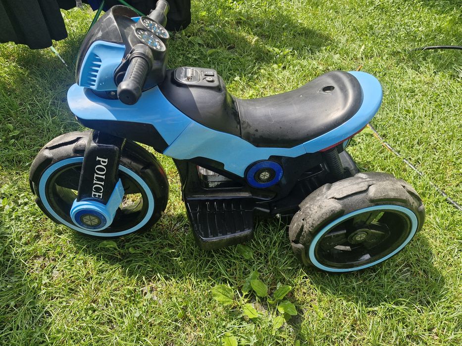 .motocicleta cu acumulator