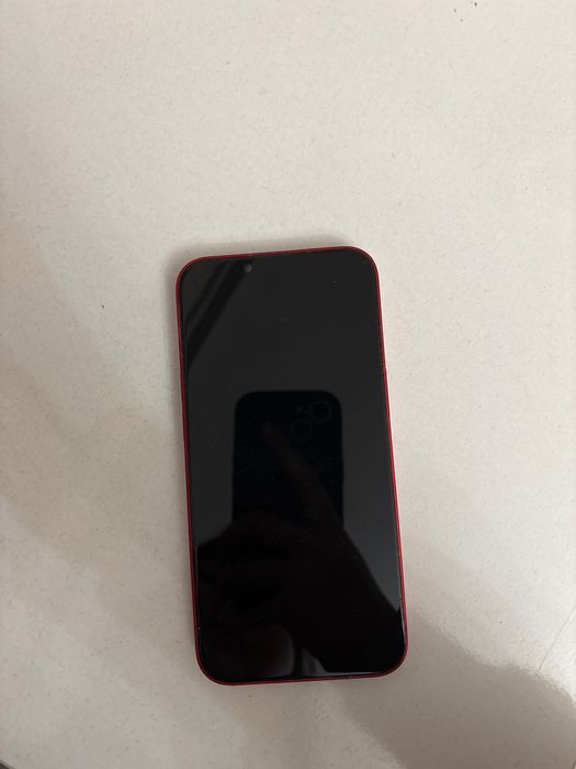 продам айфон 13 в красном цвете