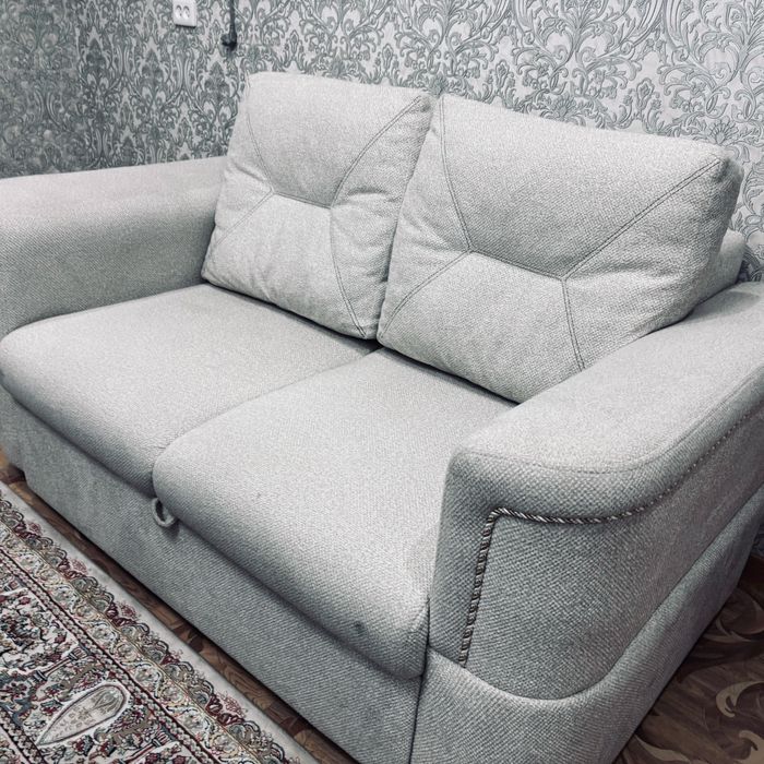 Продам диван срочнооо!