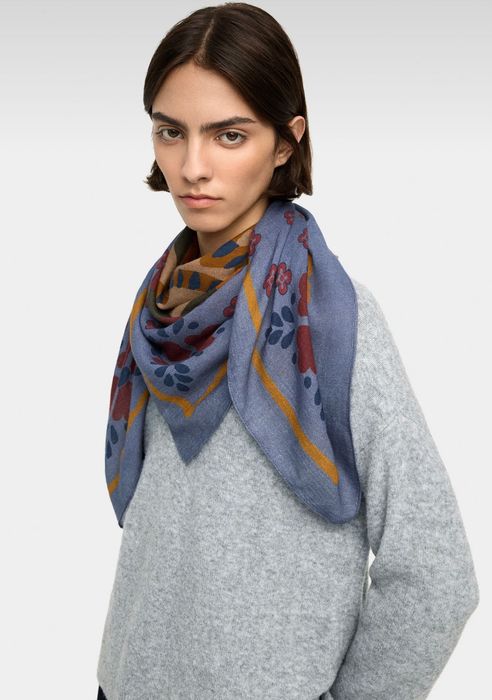 Квадратен принтиран шал PARFOIS