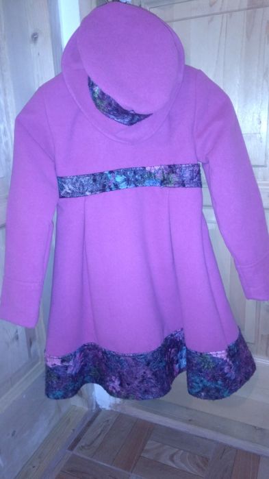 Palton cu palarie, superb și super elegant, 6-8 ani - UTILIZAT