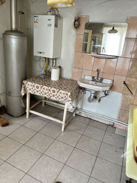 Vând casă în Simeria