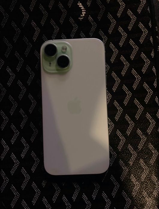Продам Iphone 15