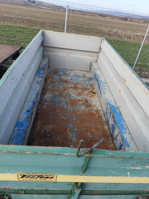 Remorca agricola nebasculabila
