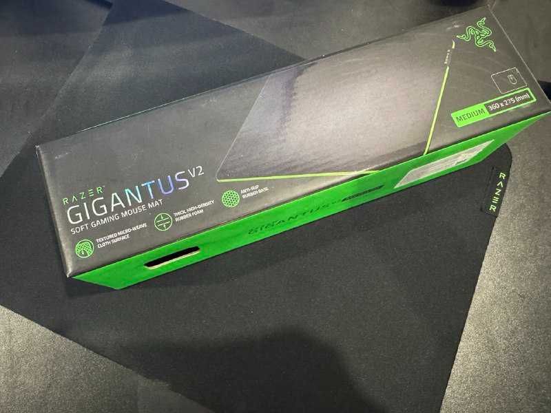 Razer Viper V3 Hyperspeed, коврик Razer Gigantus V2