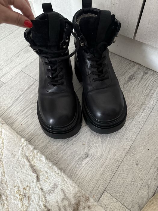 Ботинки от Sasha Fabiani