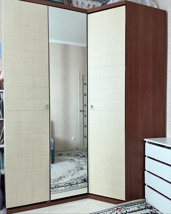 Продам шкаф угловой