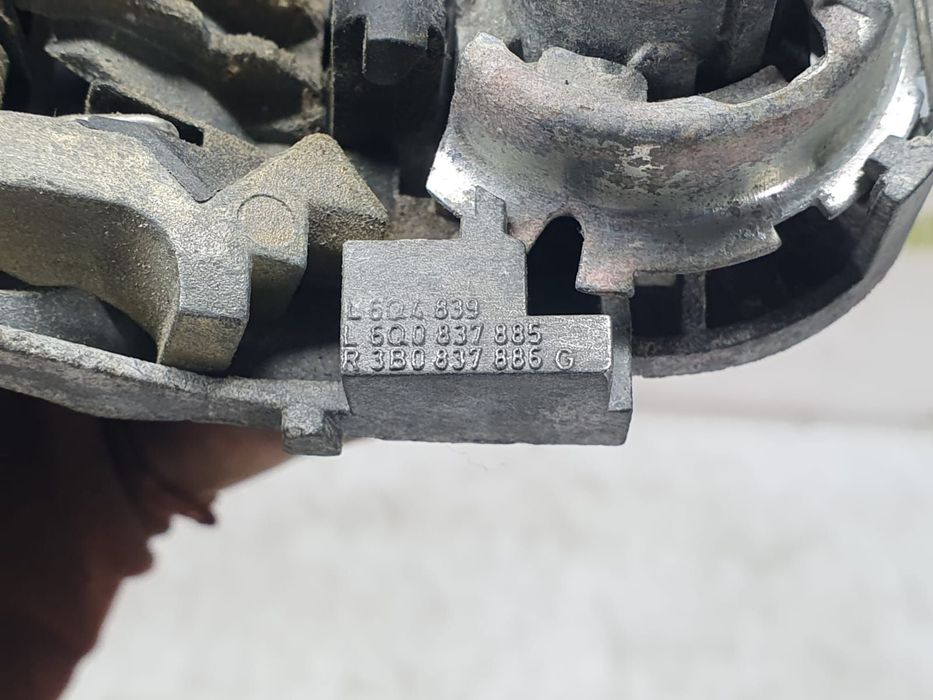 Maner exterior stanga fata 3b0837885g Volkswagen VW Polo 4 9N [2001 -