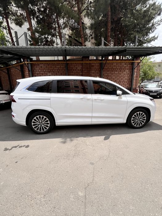 Продаю свою HYUNDAI CUSTO 2025года