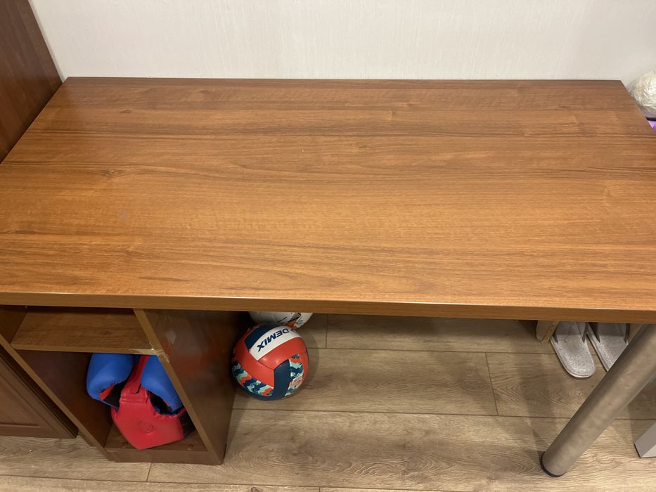 Продам письменный стол