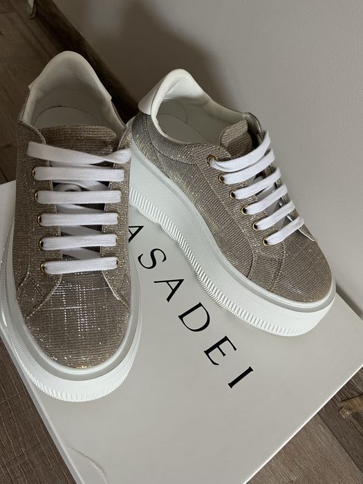 Casadei кецове на платформа