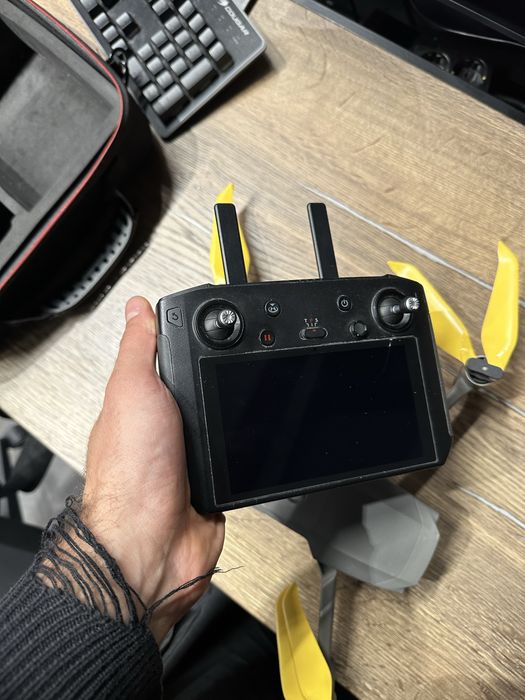 Mavic 2 Pro - Fly More Combo + DJ smart controler