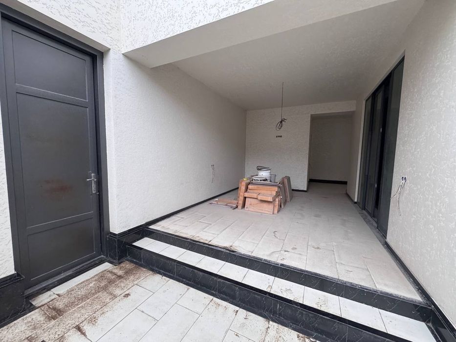 Савхозда Ховли Уй Сотилади