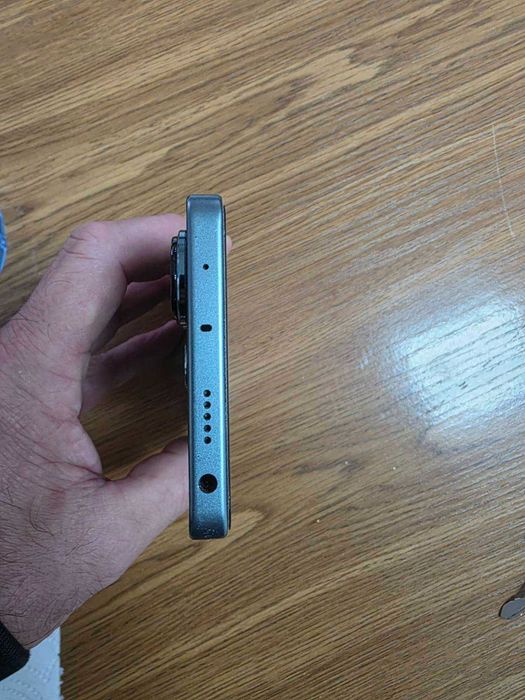 Продавам Redmi note 13 pro в перфектно състояние