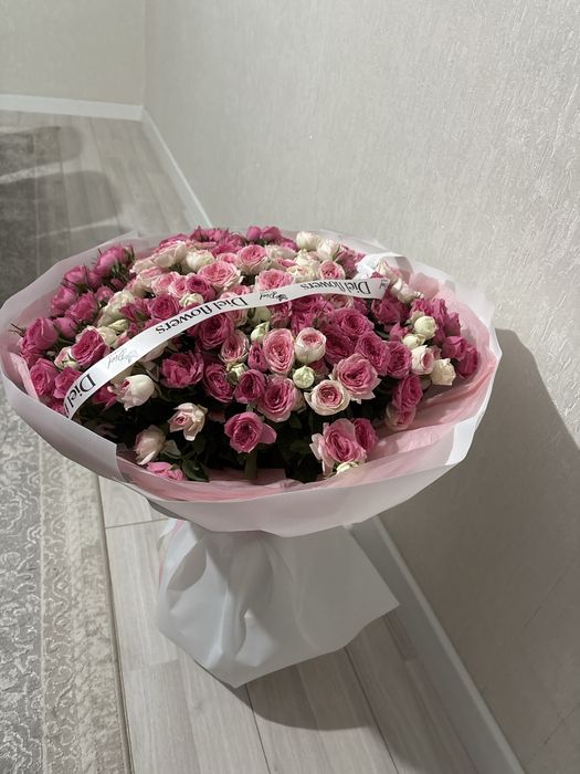 Кустовые розы букет