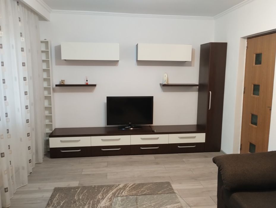 Inchiriez apartament 2 camere cf.1 dec. et 1 - Prundu-Romaria
