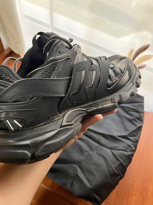 Balenciaga track ca noi