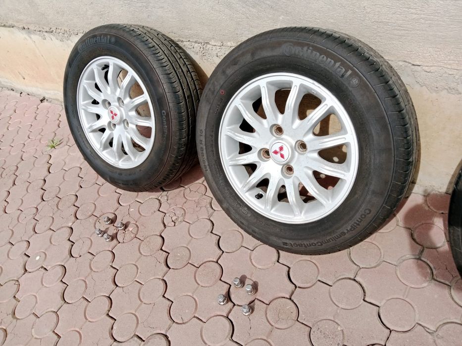 Продам шины с дисками (летние)
