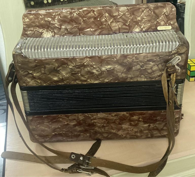 Баян “Восток”  в хорошем сотояний