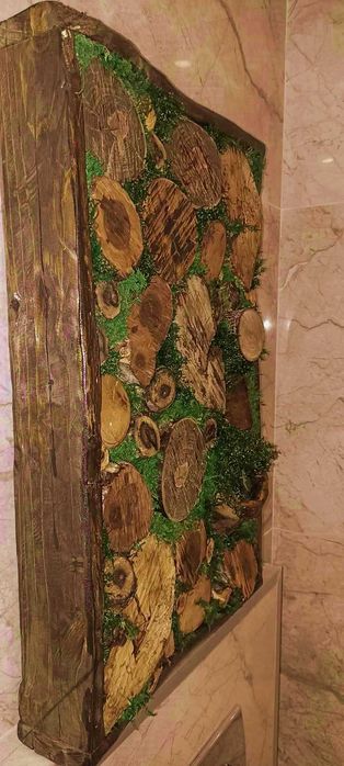 Декоративно пано от дърво и естествен мъх, арт декорация - 61х40 см