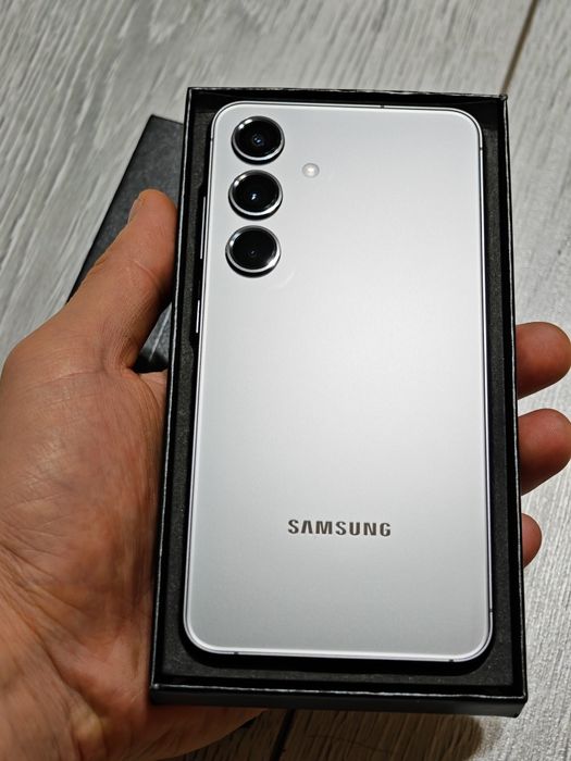 Samsung S24 256 gb Ram 8 5G EAC