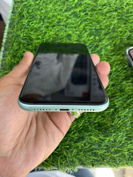 Айфон 11 64гб продам