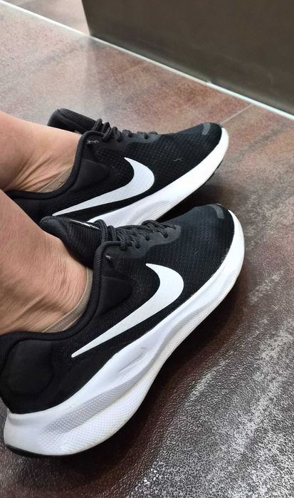Маратонки Nike revolution 7