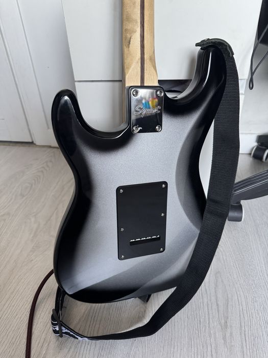 Продам электрогитару