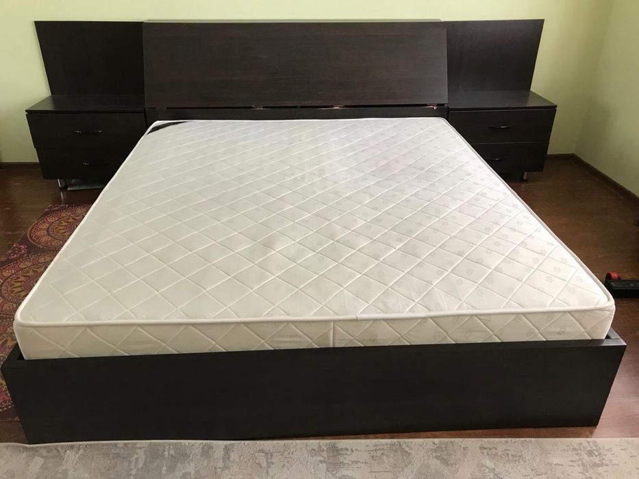 Двухспальная кровать