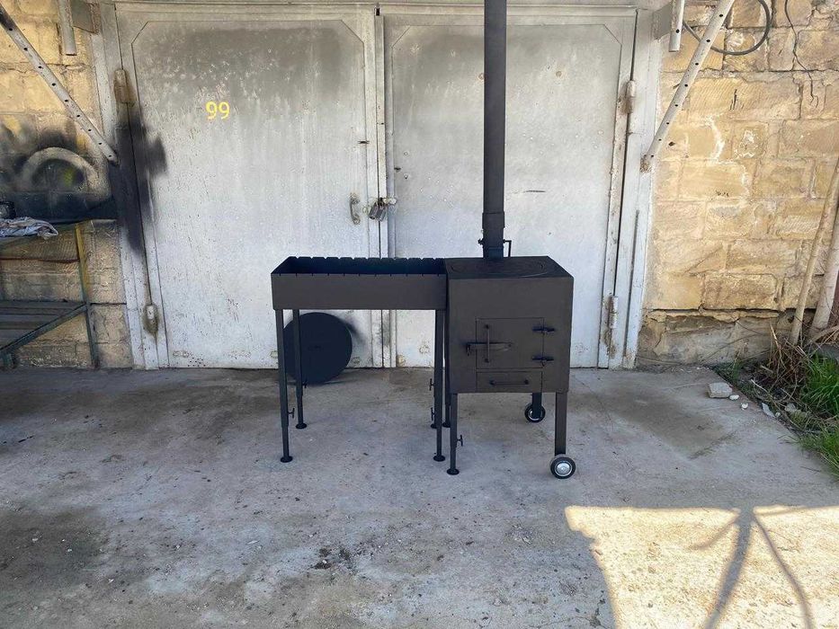 Печка в комплекте с мангалом.